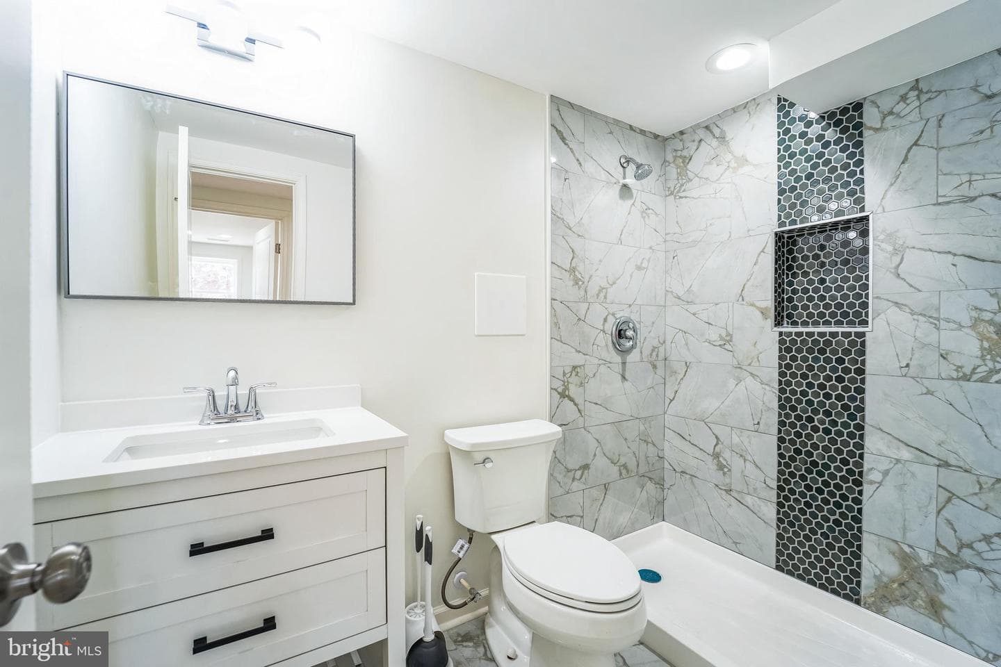 3324 Dolfield Avenue photo 11