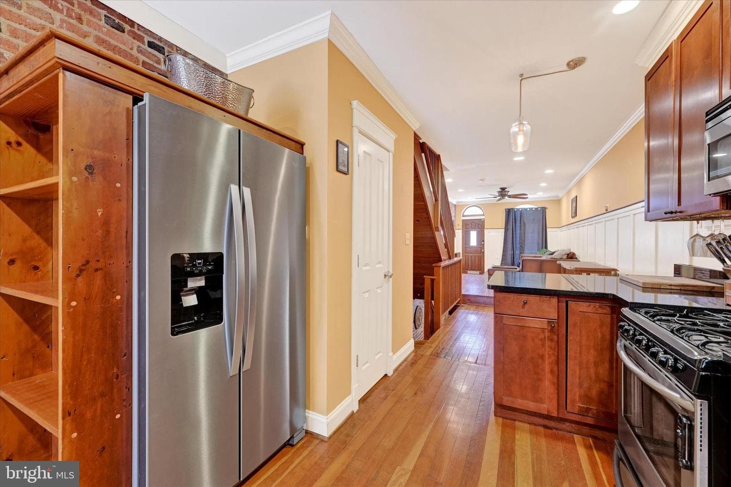 1437 Henry Street photo 11