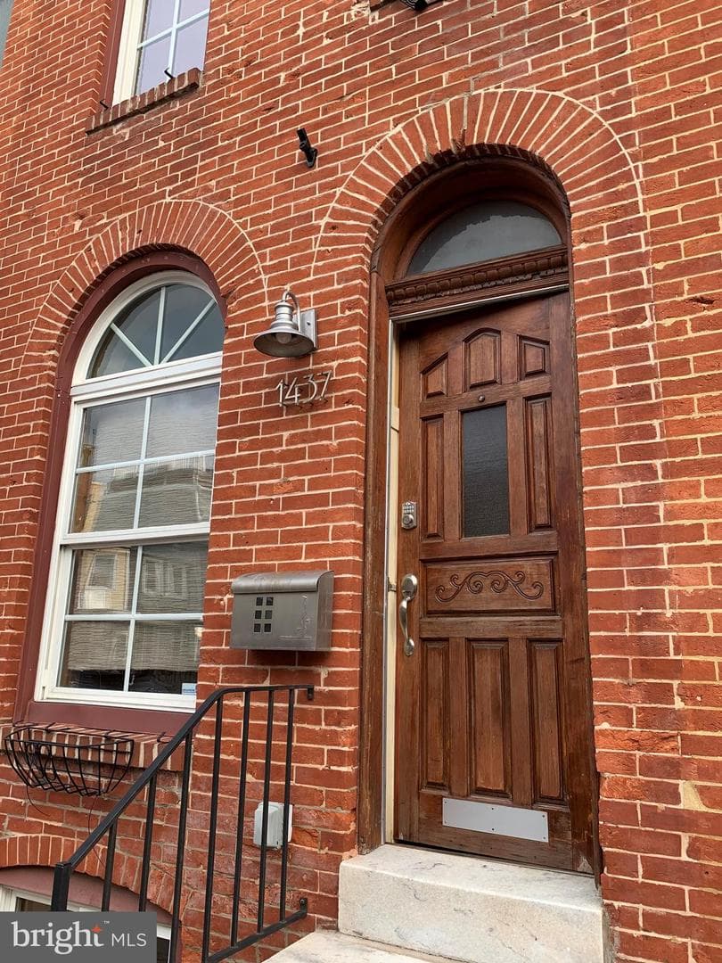 1437 Henry Street photo 2