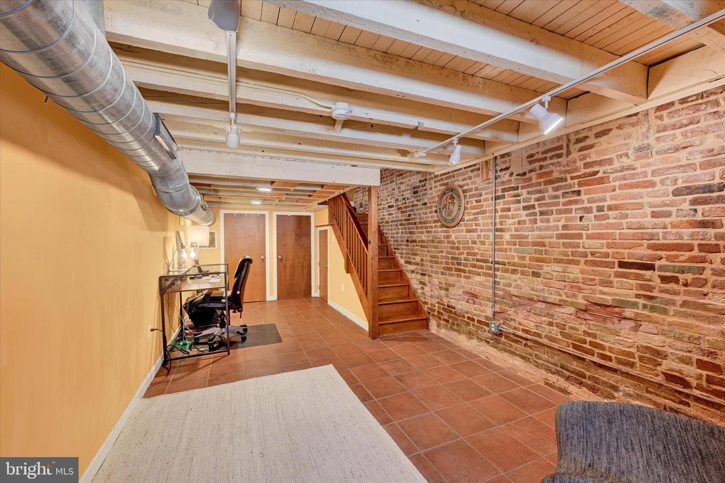 1437 Henry Street photo 25