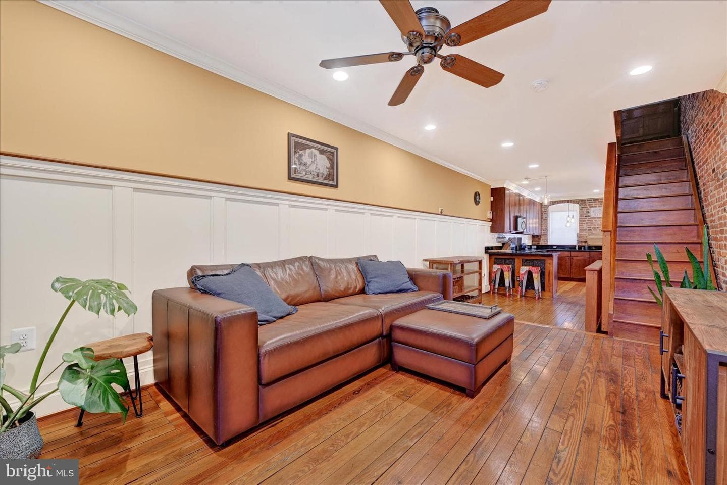 1437 Henry Street photo 3