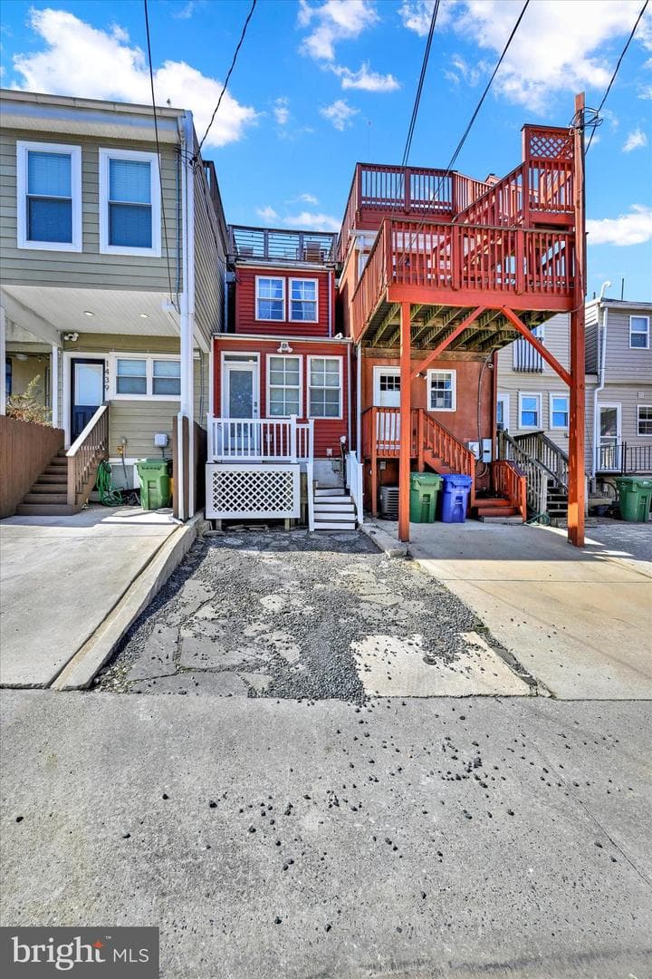 1437 Henry Street photo 31