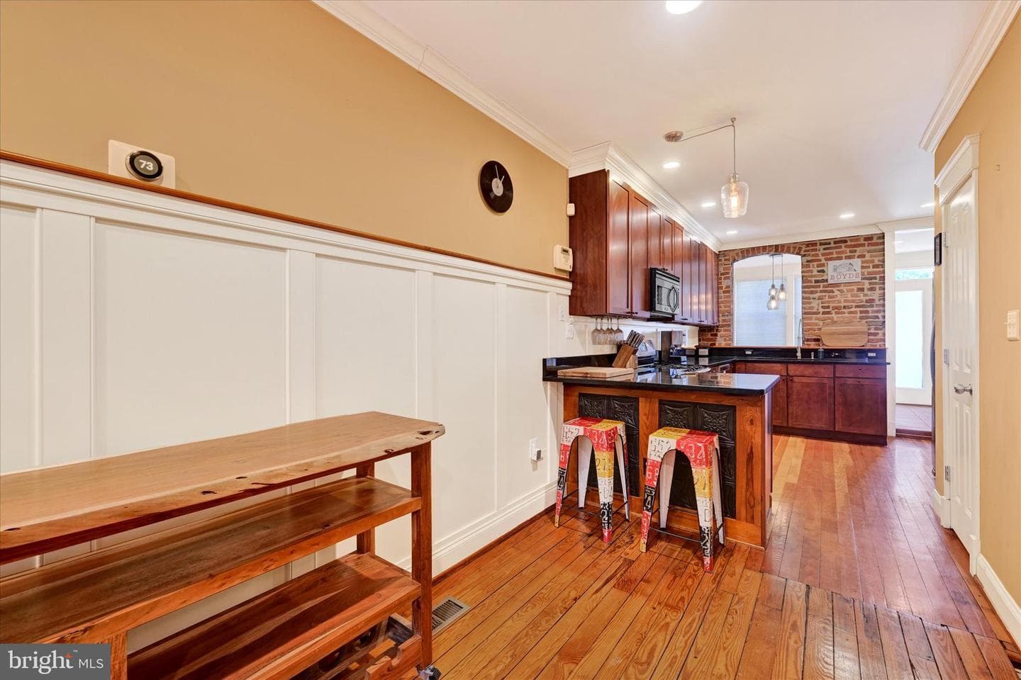 1437 Henry Street photo 6