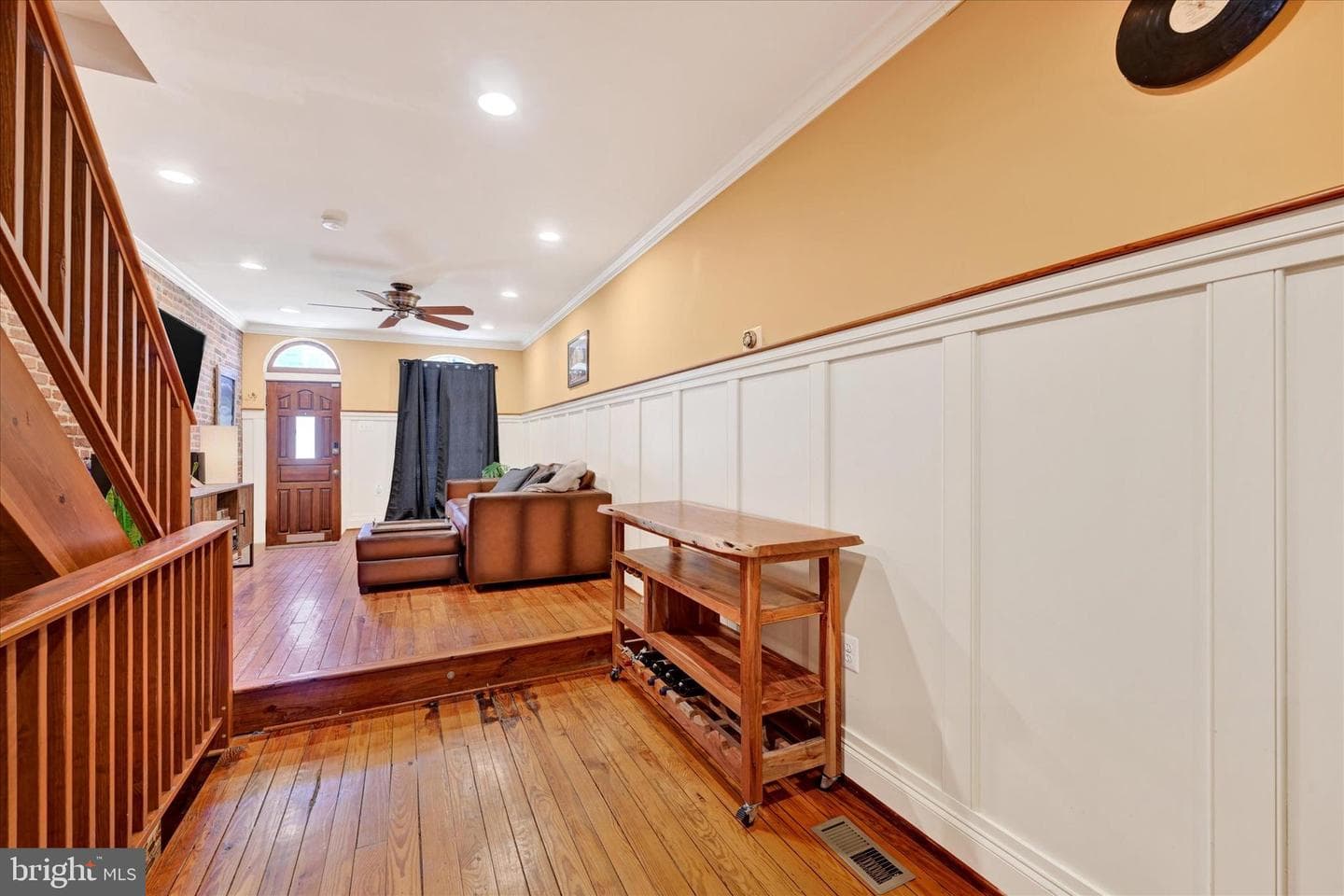 1437 Henry Street photo 7