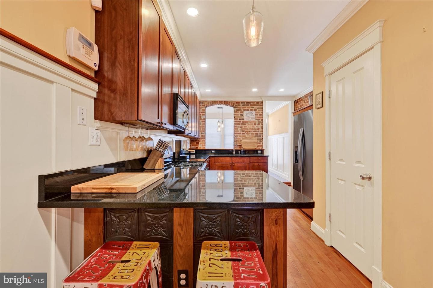 1437 Henry Street photo 8