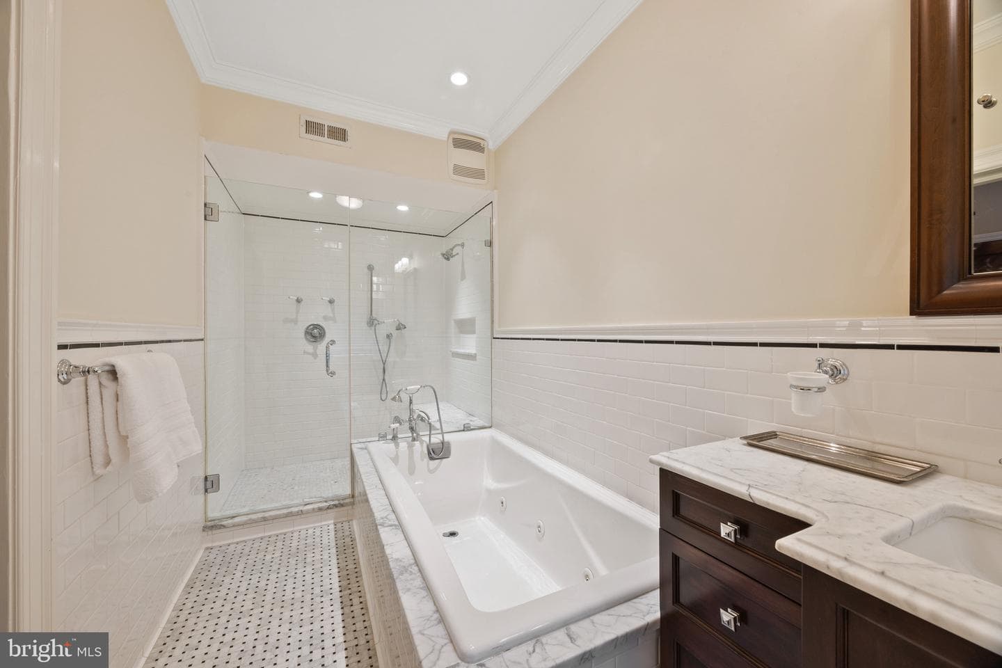 4102 Greenway photo 29