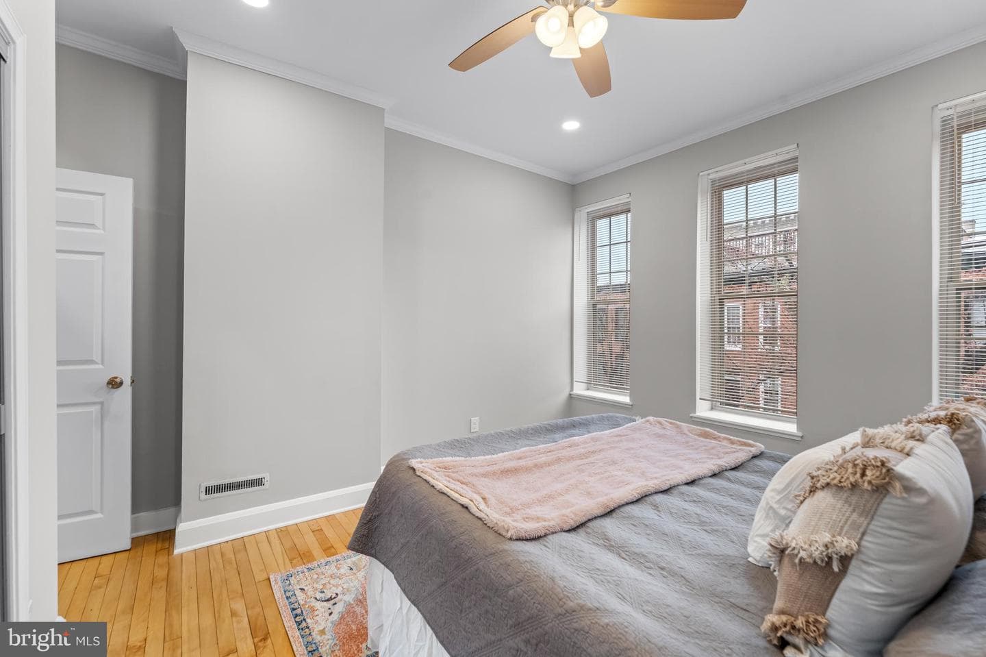 1261 Riverside Avenue photo 19