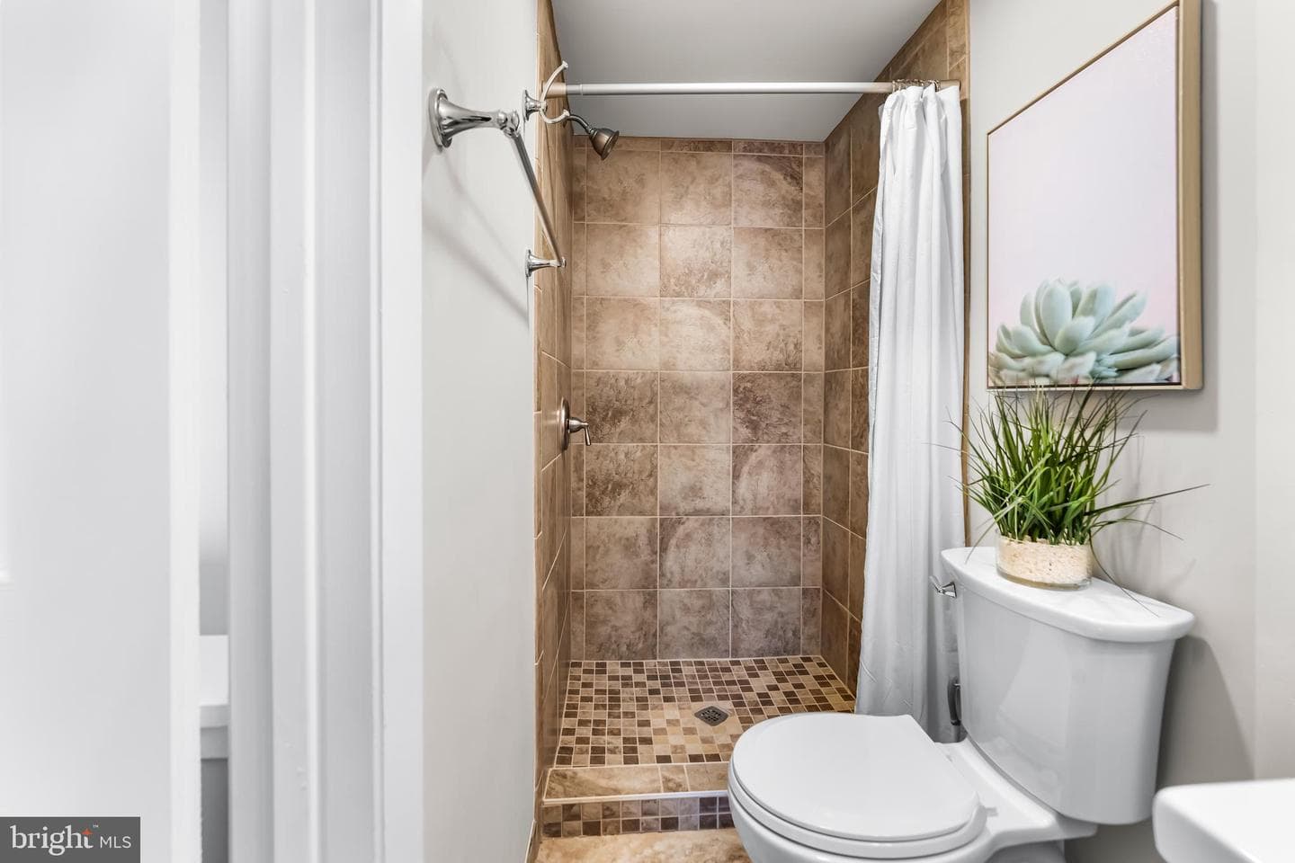 1261 Riverside Avenue photo 30