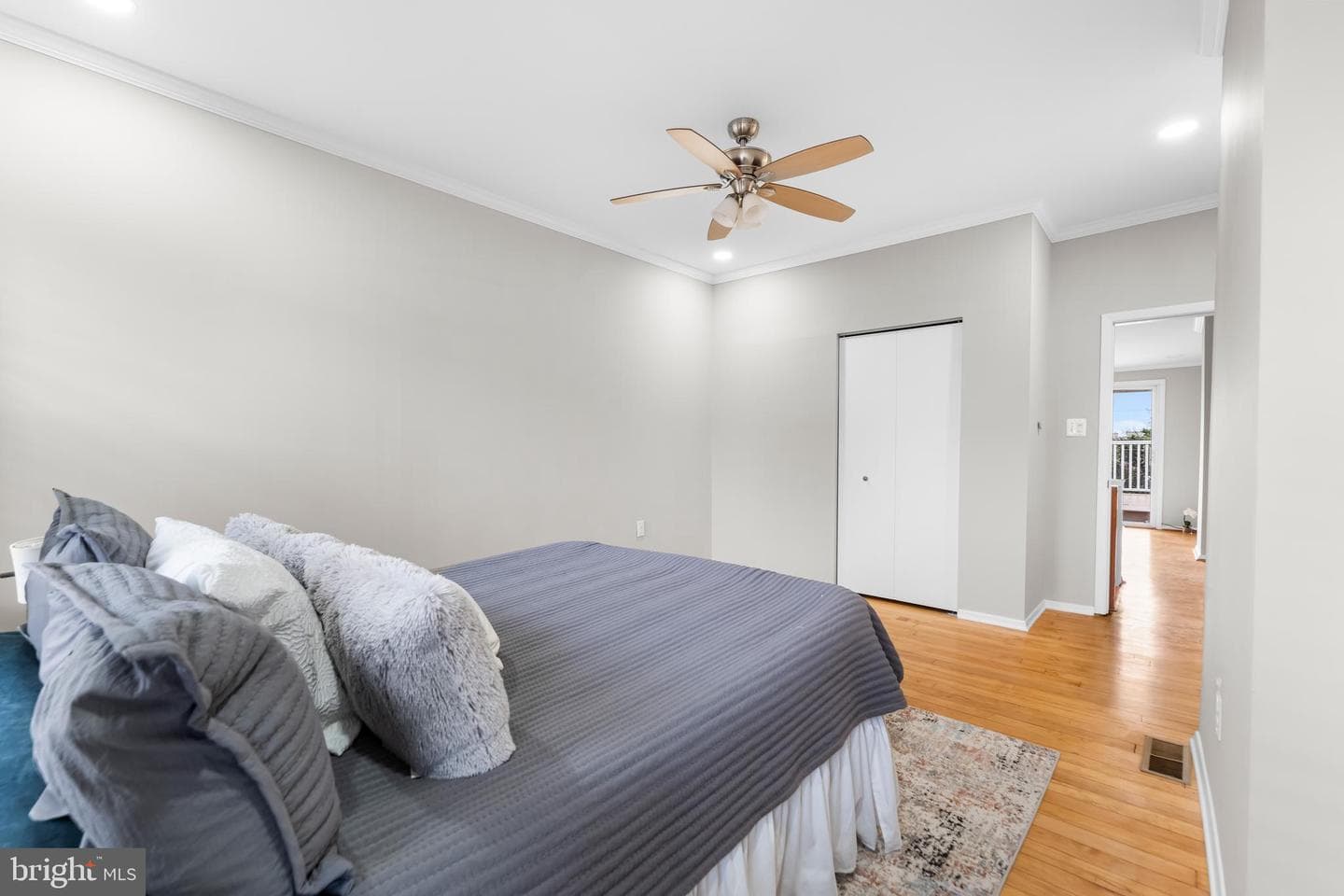 1261 Riverside Avenue photo 32