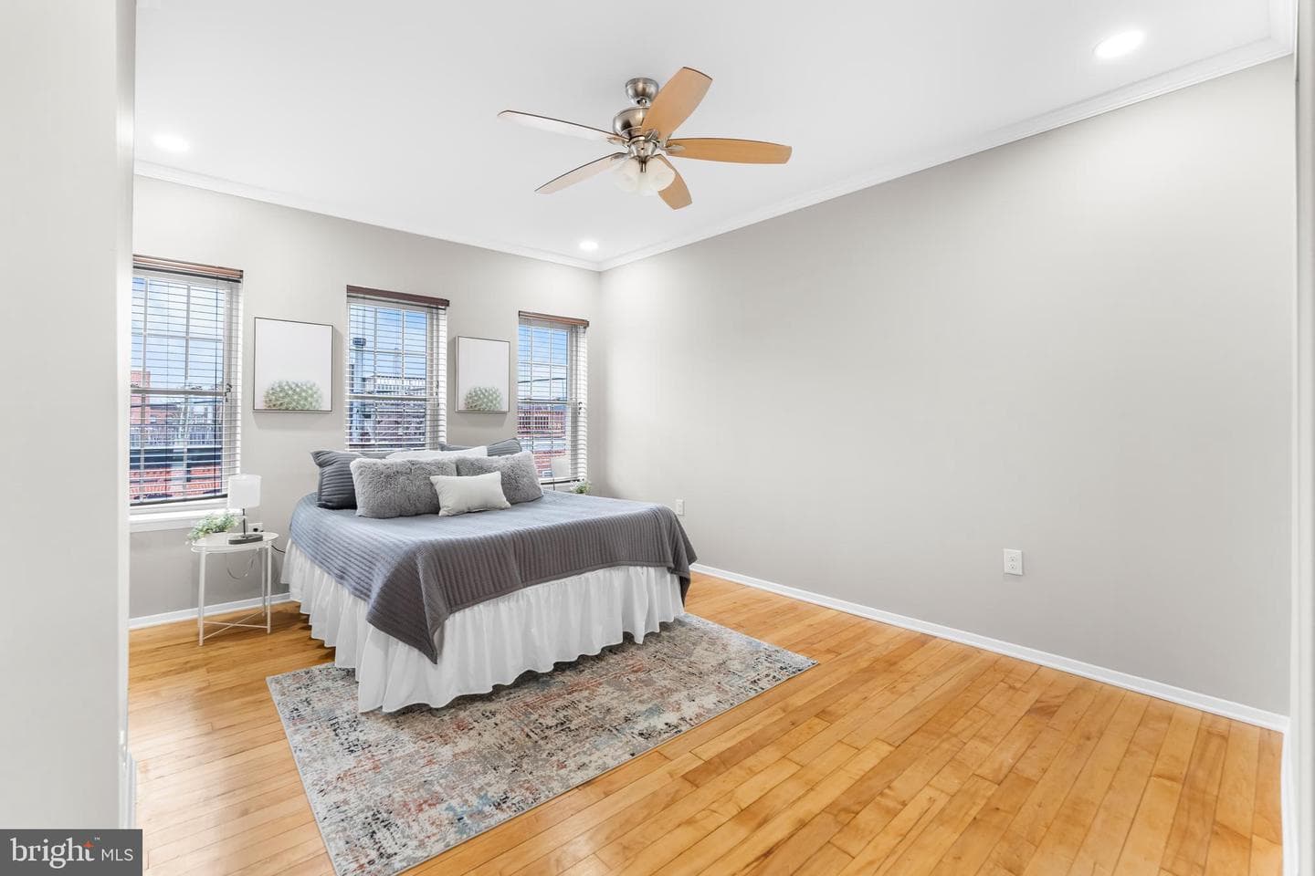 1261 Riverside Avenue photo 33