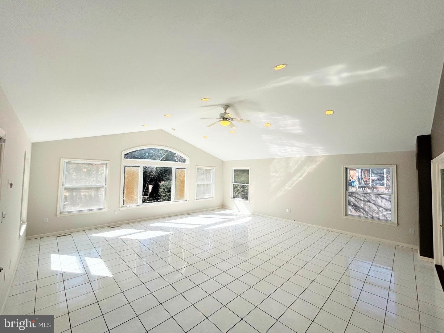 5716 Charlestowne Drive photo 5