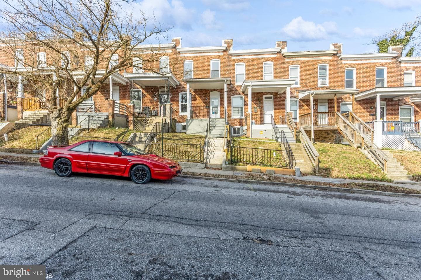 732 Denison Street photo 2