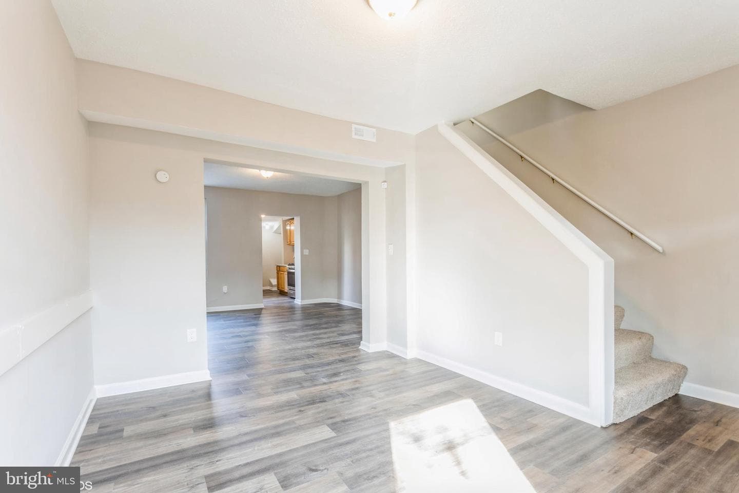 732 Denison Street photo 6
