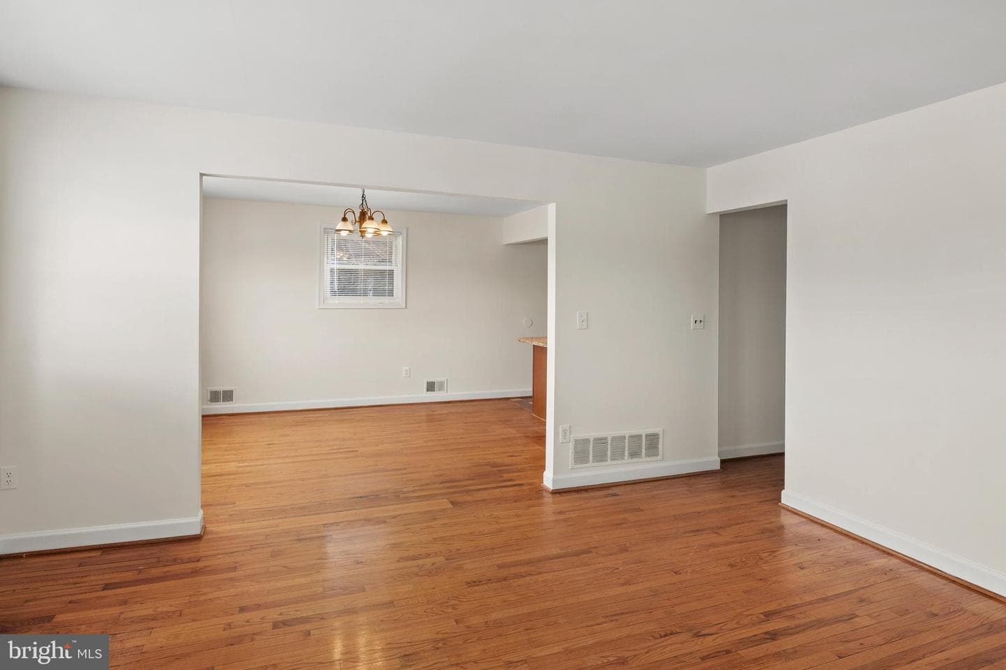 5930 Plumer Avenue photo 4