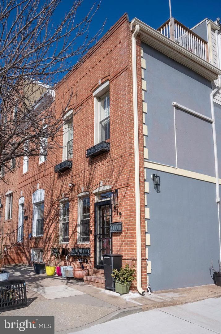 919 S Clinton Street photo 23