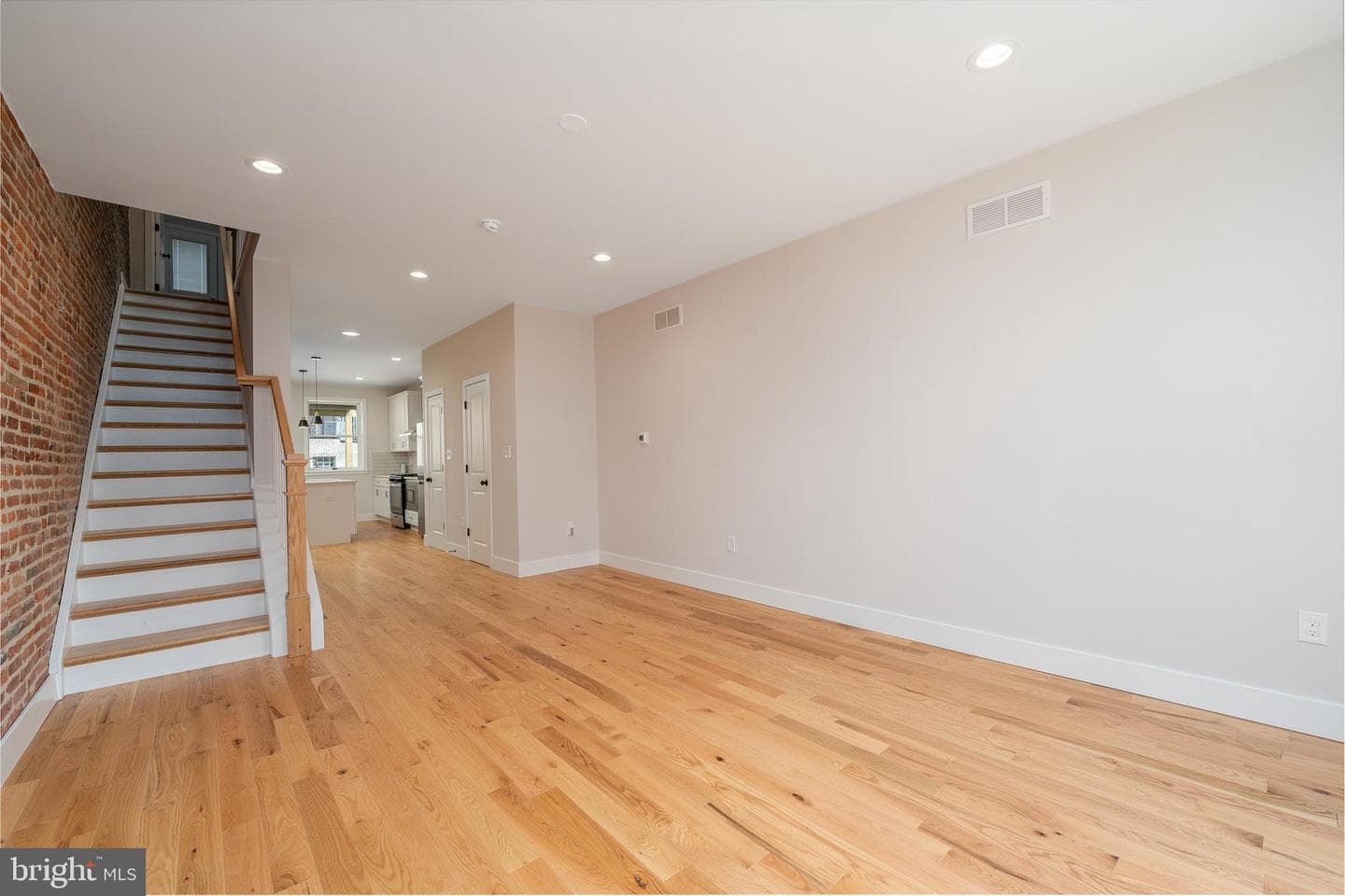 3806 Foster Avenue photo 5