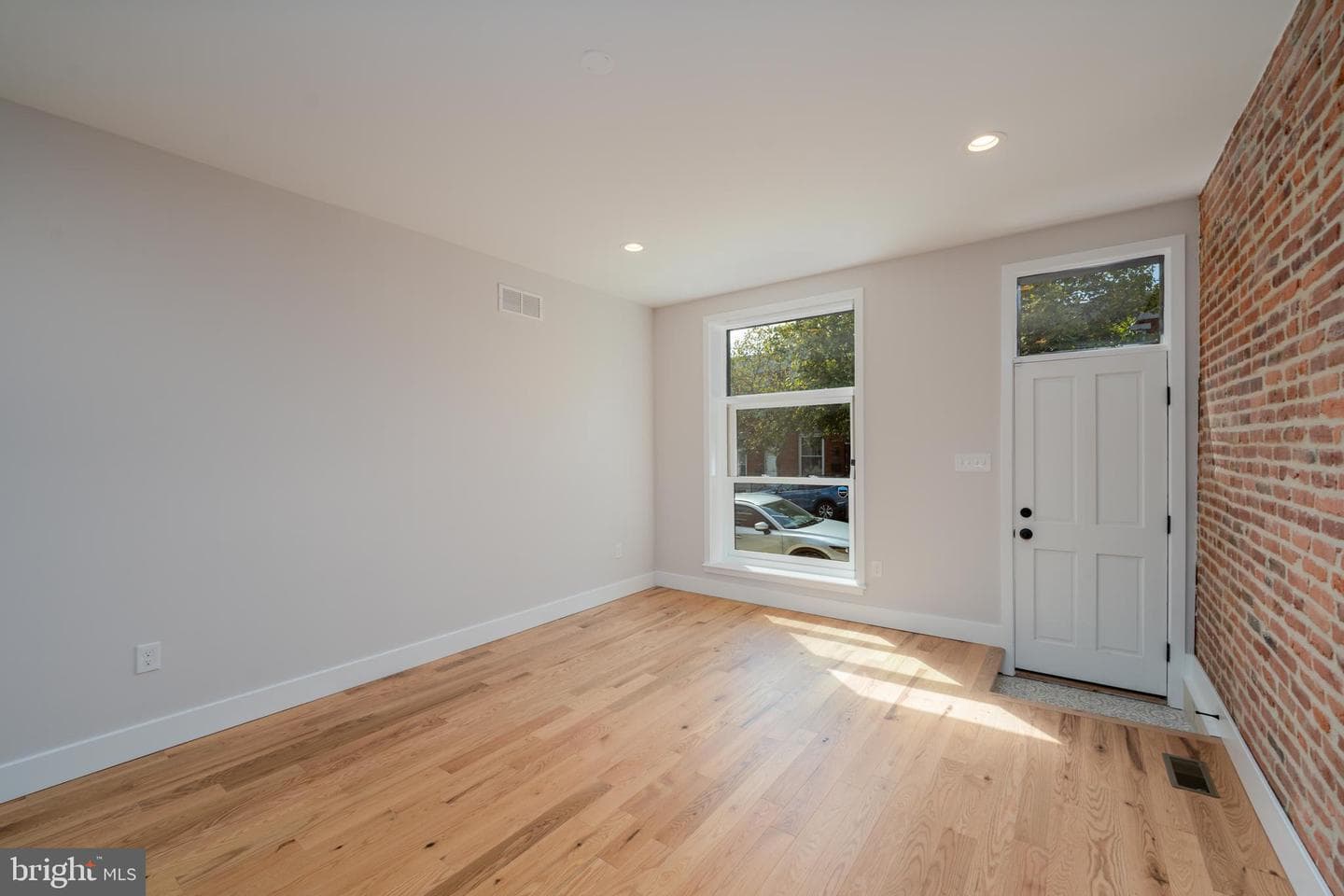 3806 Foster Avenue photo 6