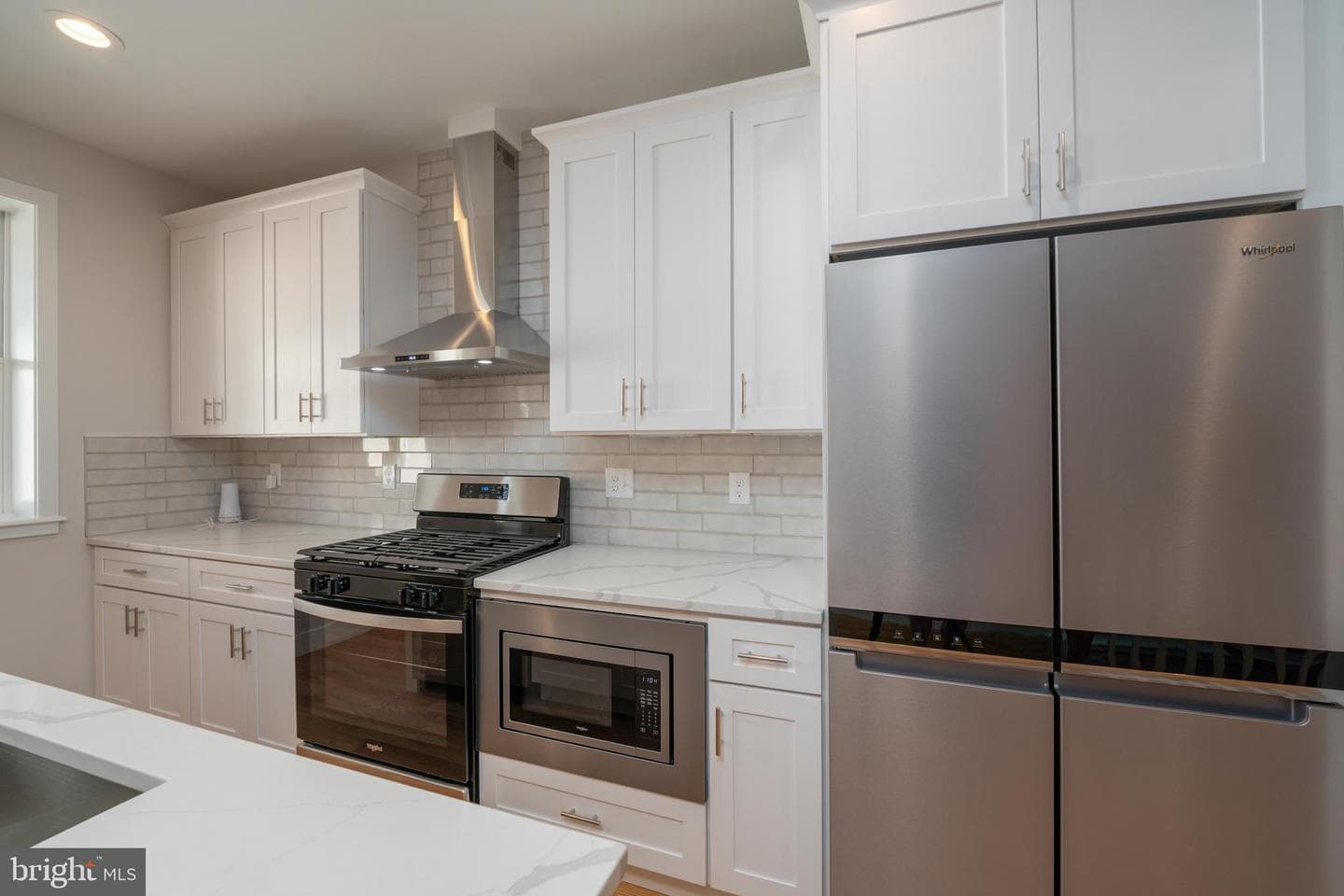 3806 Foster Avenue photo 9