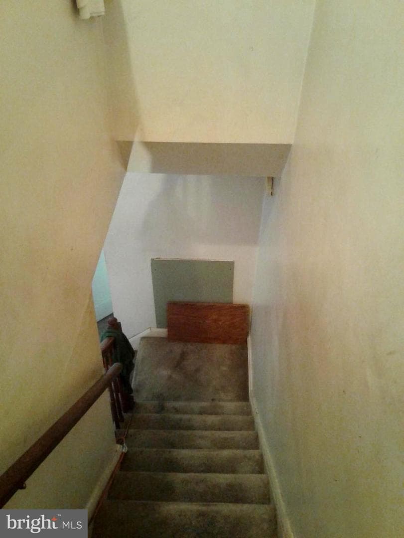 4703 Post Road photo 11