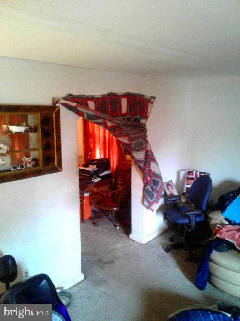 4703 Post Road photo 4