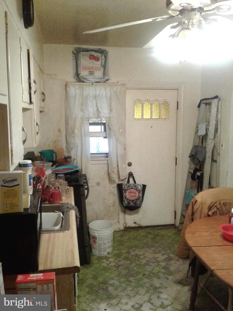 4703 Post Road photo 5