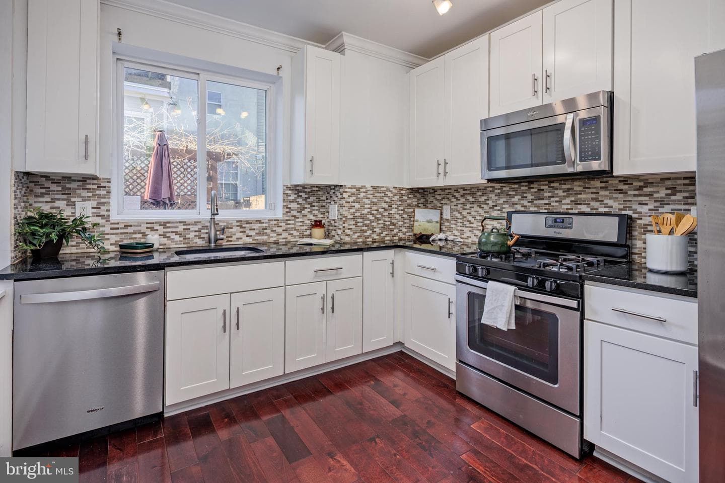 2211 Essex Street photo 9