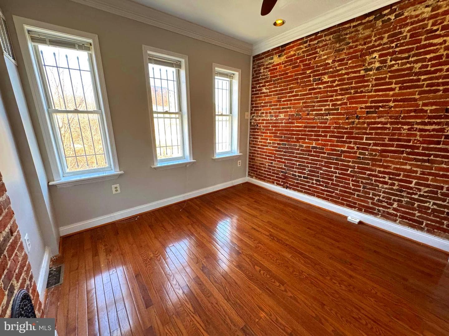 1303 W Cross Street W photo 11
