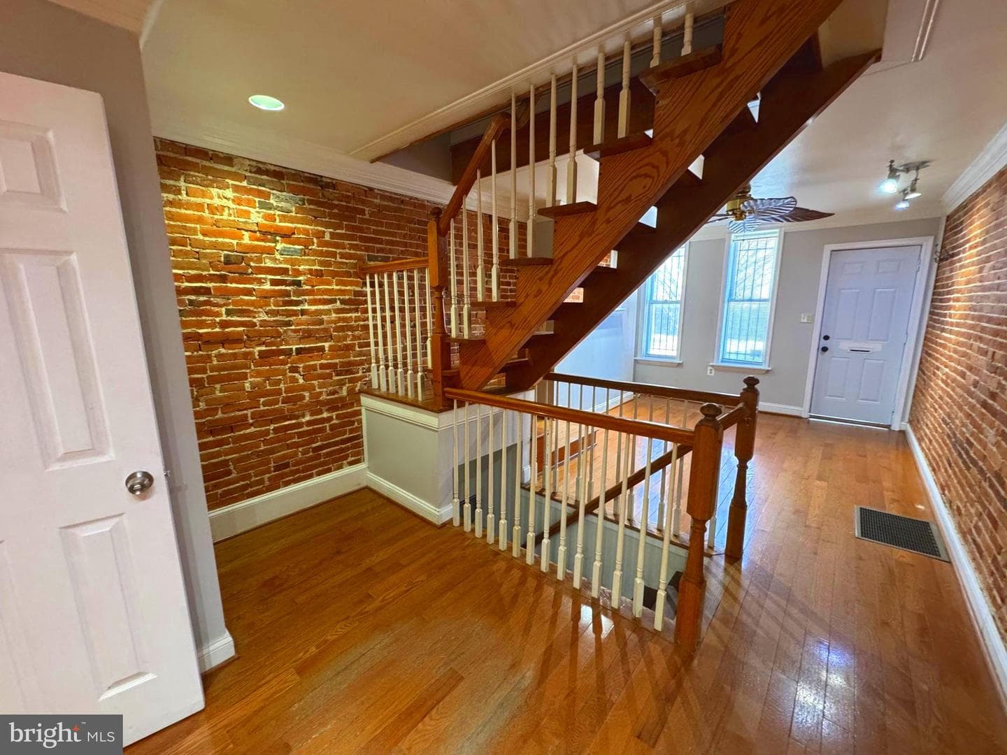1303 W Cross Street W photo 5