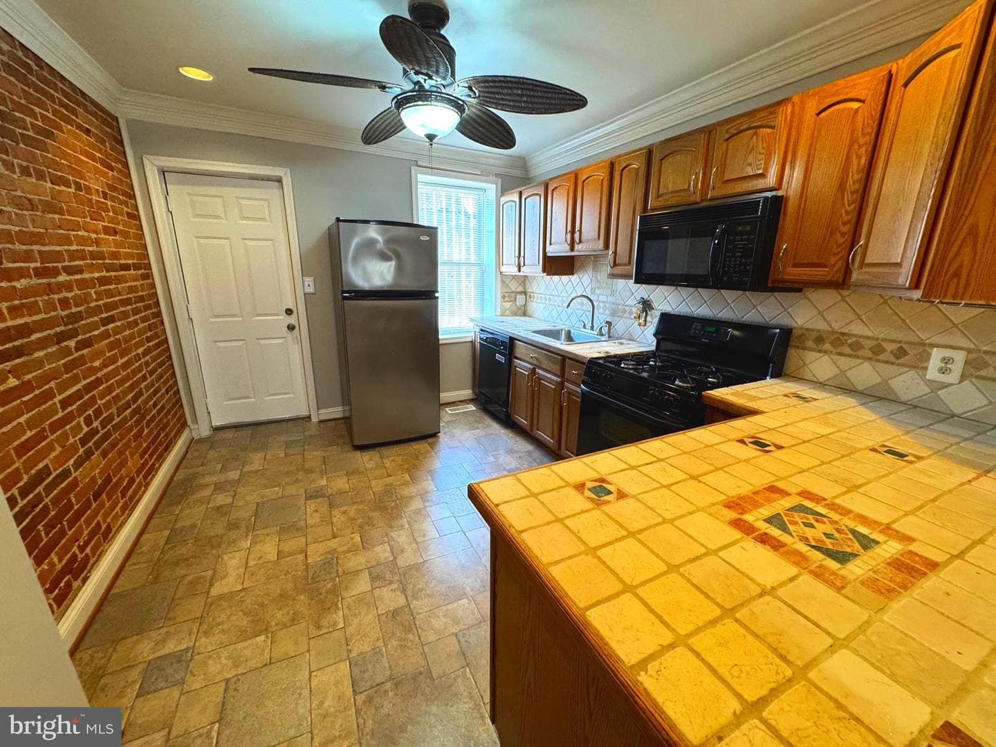 1303 W Cross Street W photo 6