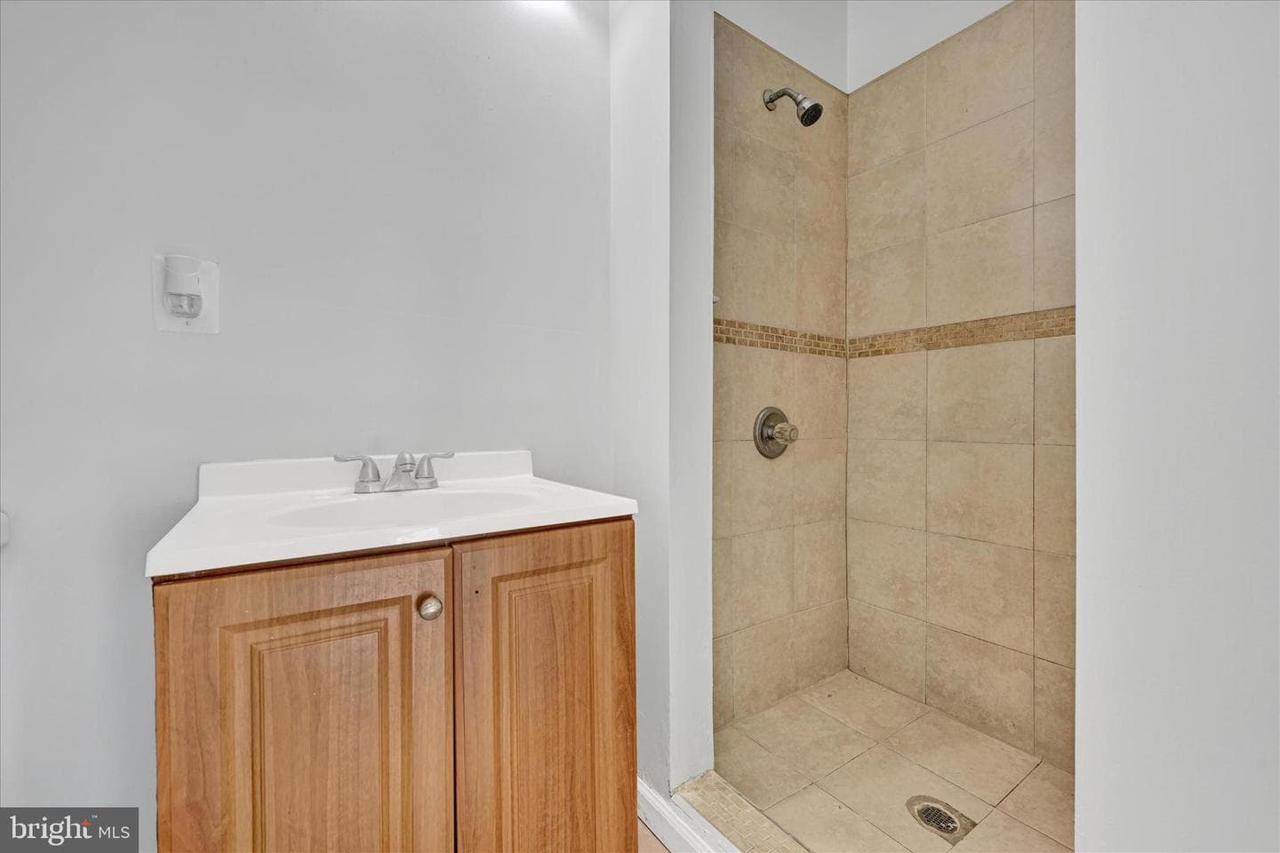 400 N Curley Street photo 10