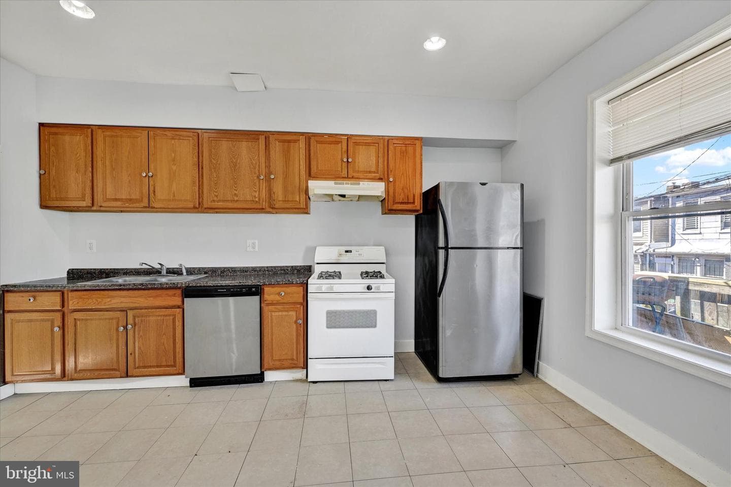 400 N Curley Street photo 11
