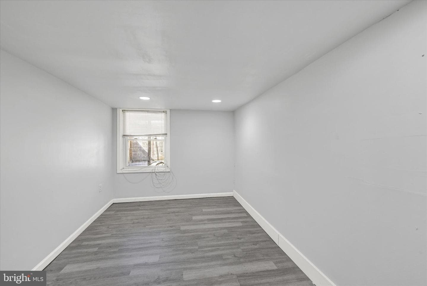 400 N Curley Street photo 16