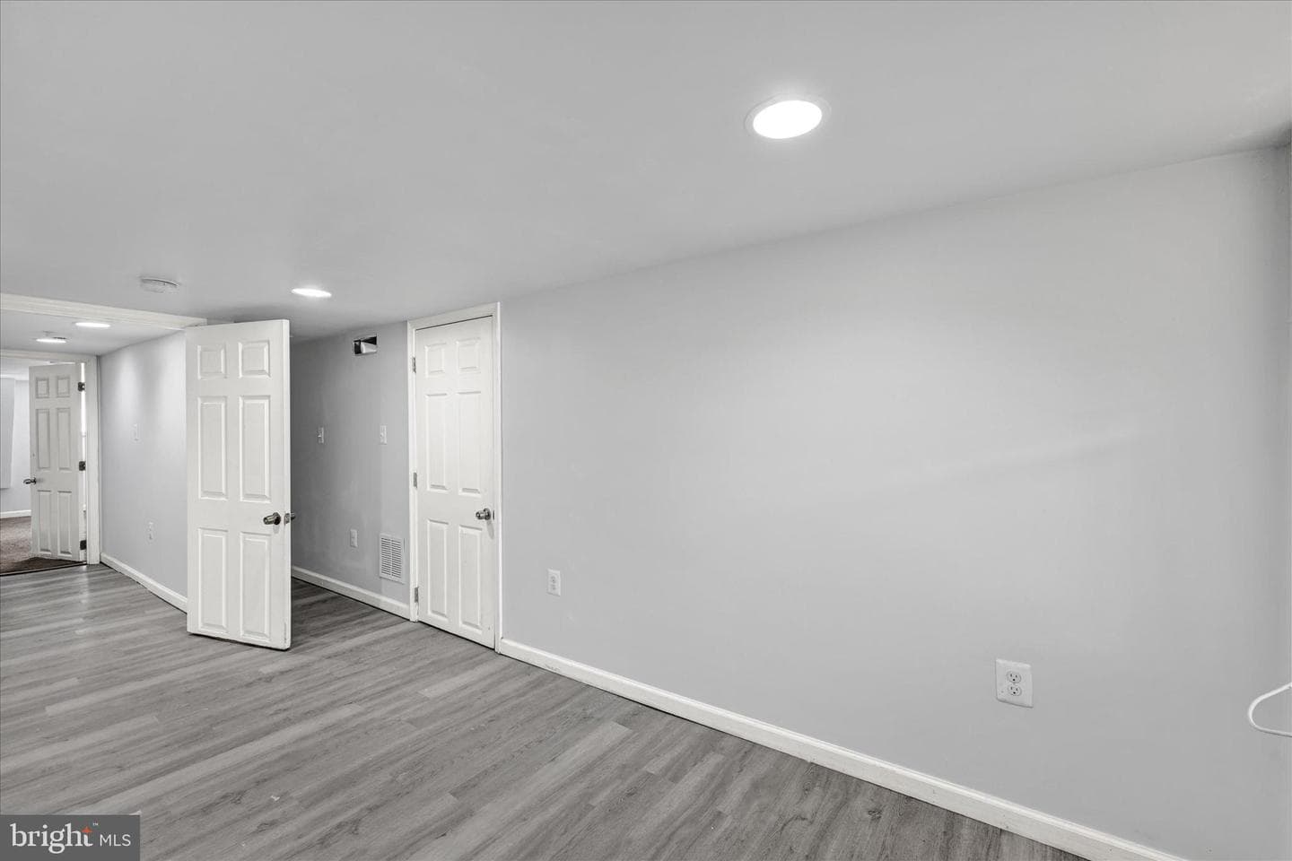 400 N Curley Street photo 17