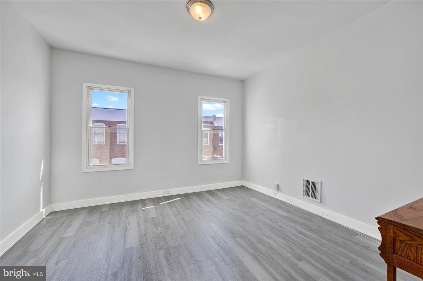 400 N Curley Street photo 20
