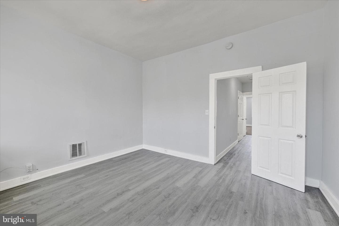 400 N Curley Street photo 21