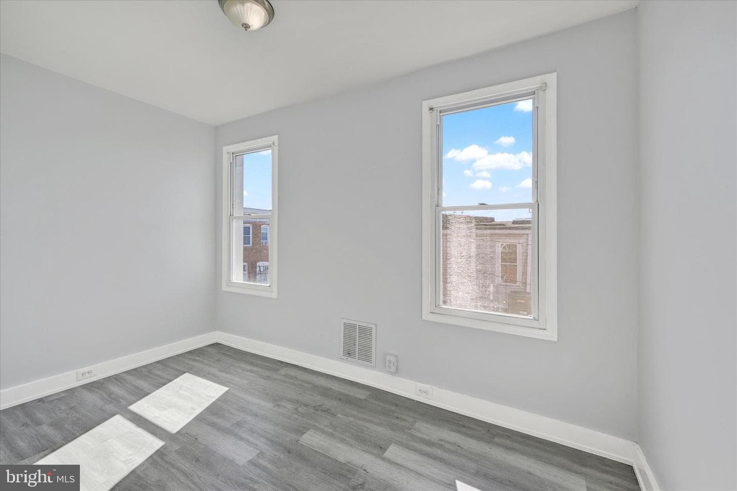 400 N Curley Street photo 22
