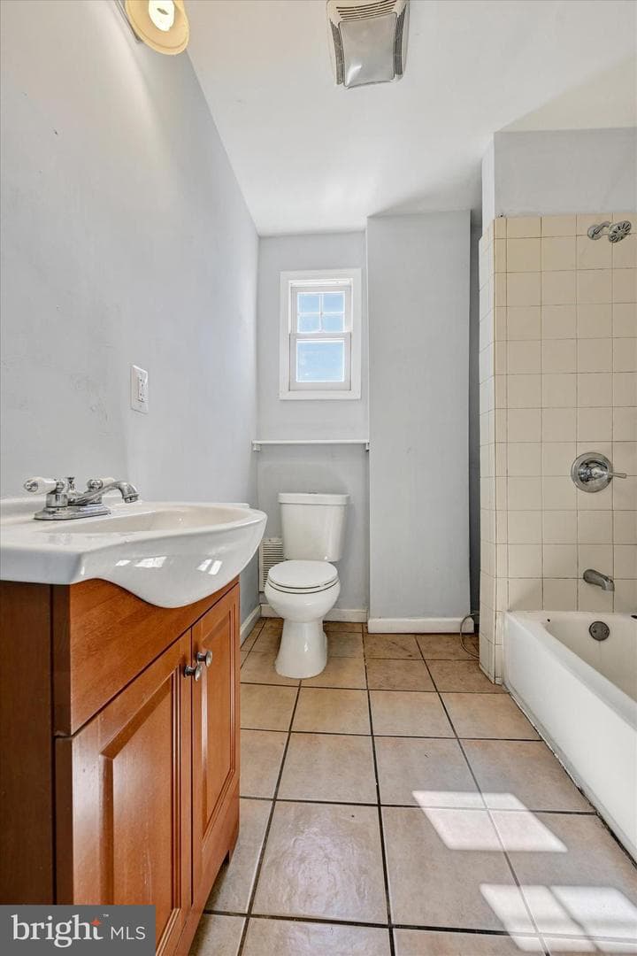 400 N Curley Street photo 24