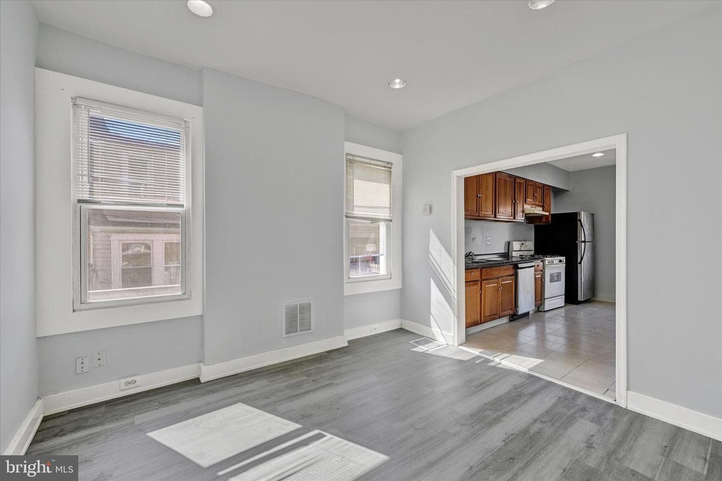 400 N Curley Street photo 8