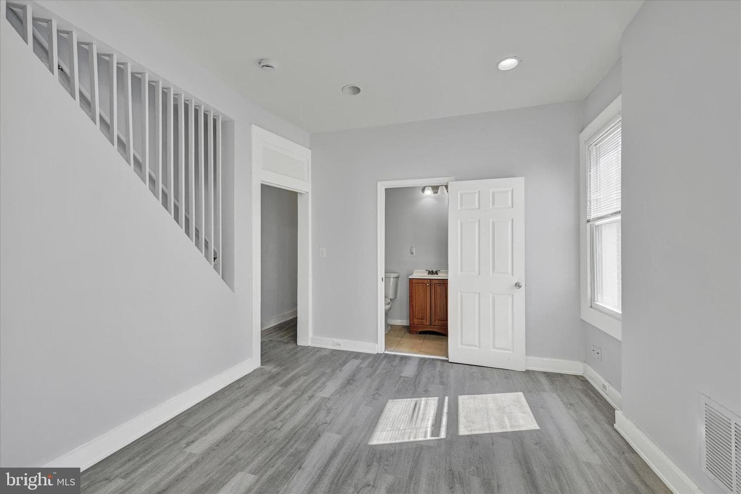 400 N Curley Street photo 9