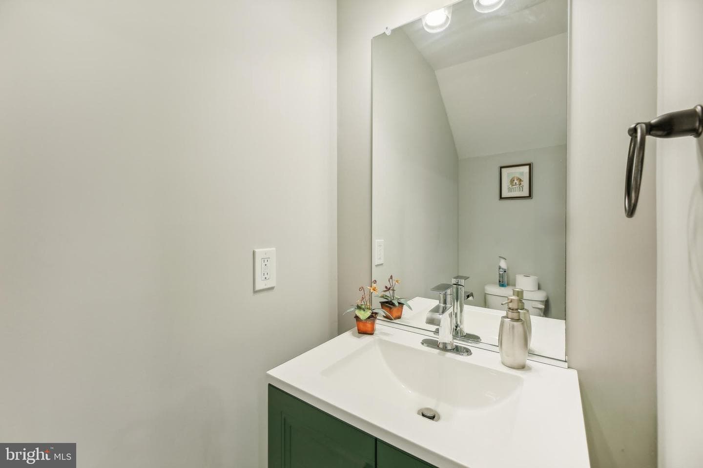 724 Dolphin Street photo 18