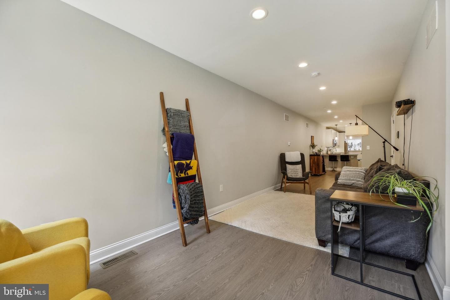 724 Dolphin Street photo 7