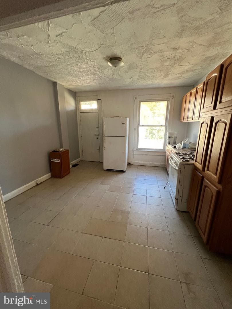 211 S Hilton Street photo 4