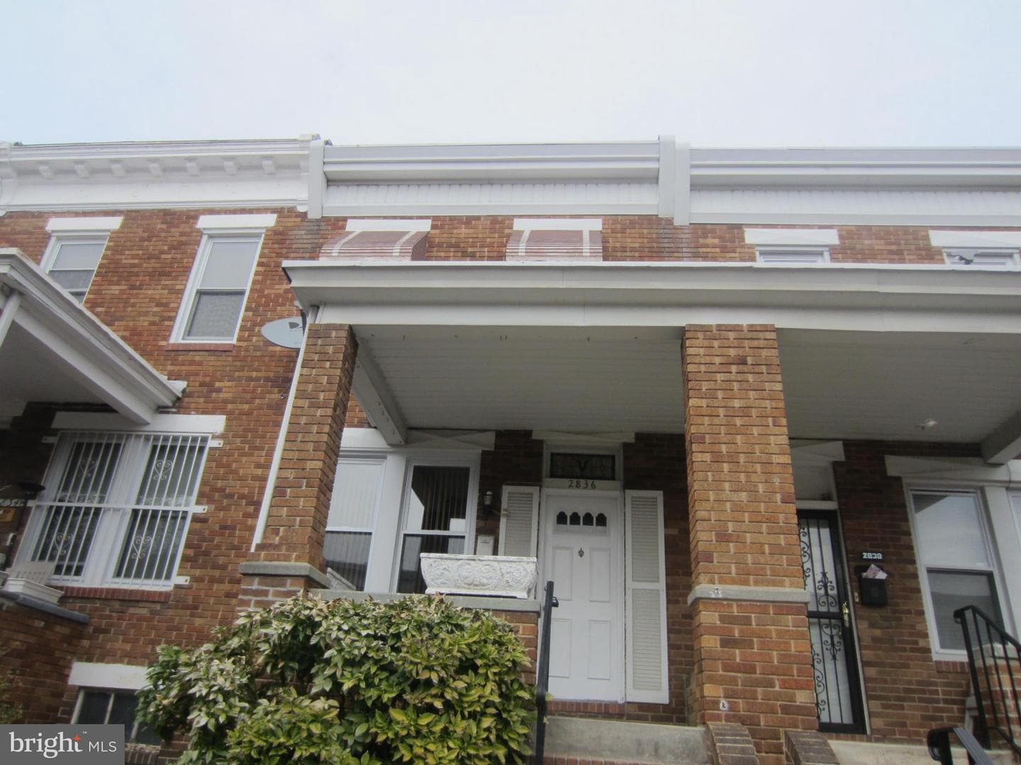 2836 Mayfield Avenue photo 1