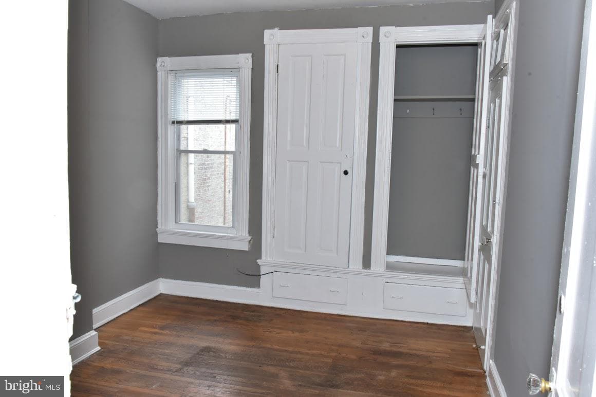 2033 N Fulton Avenue photo 14