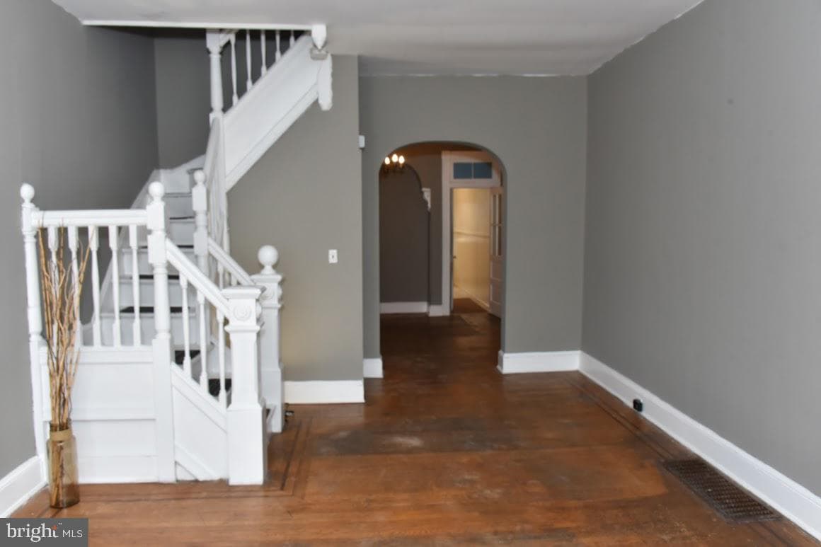 2033 N Fulton Avenue photo 3