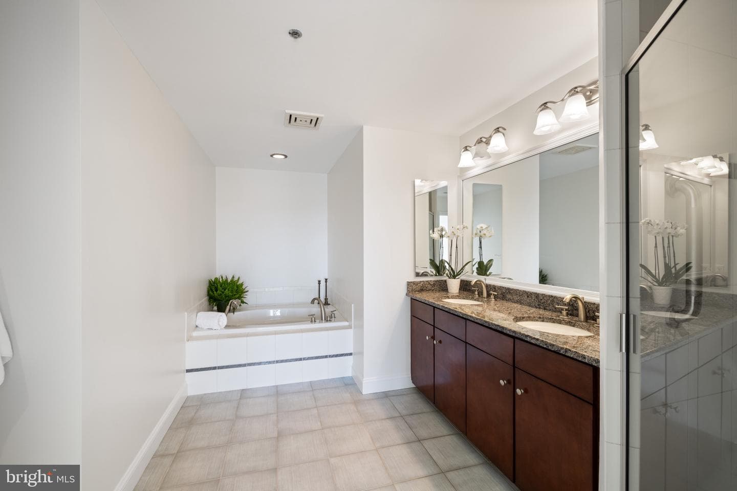 100 Harborview Drive #910 photo 11
