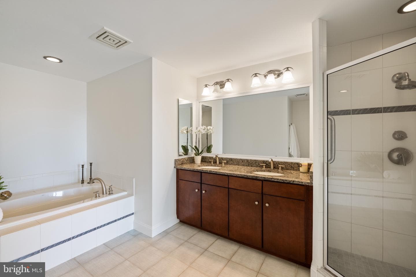 100 Harborview Drive #910 photo 13