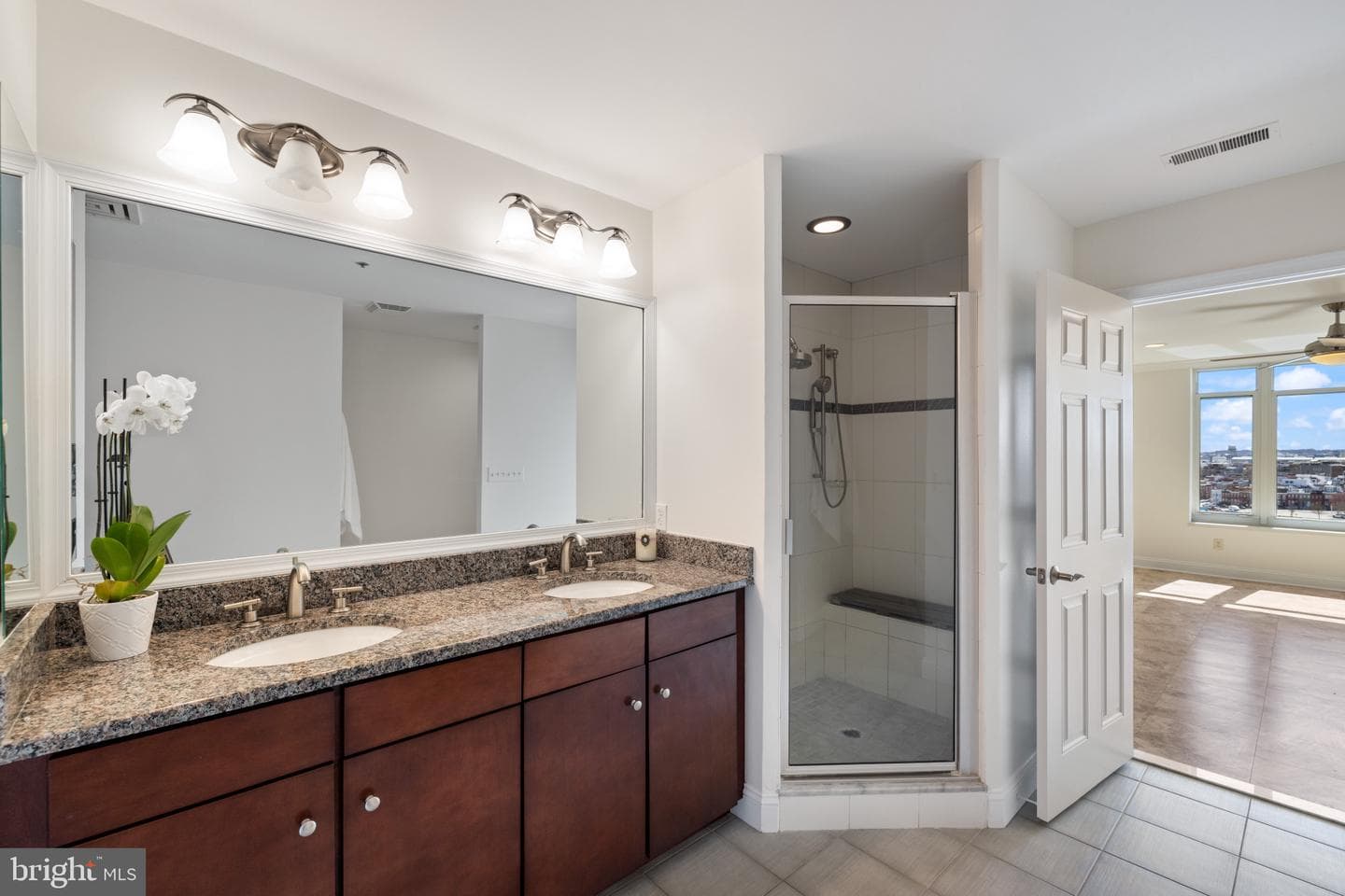 100 Harborview Drive #910 photo 14