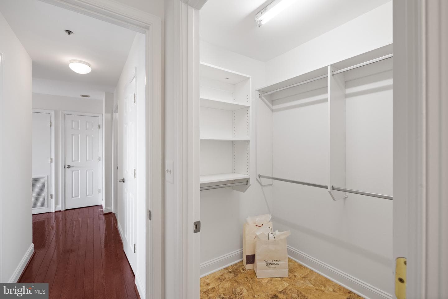 100 Harborview Drive #910 photo 16