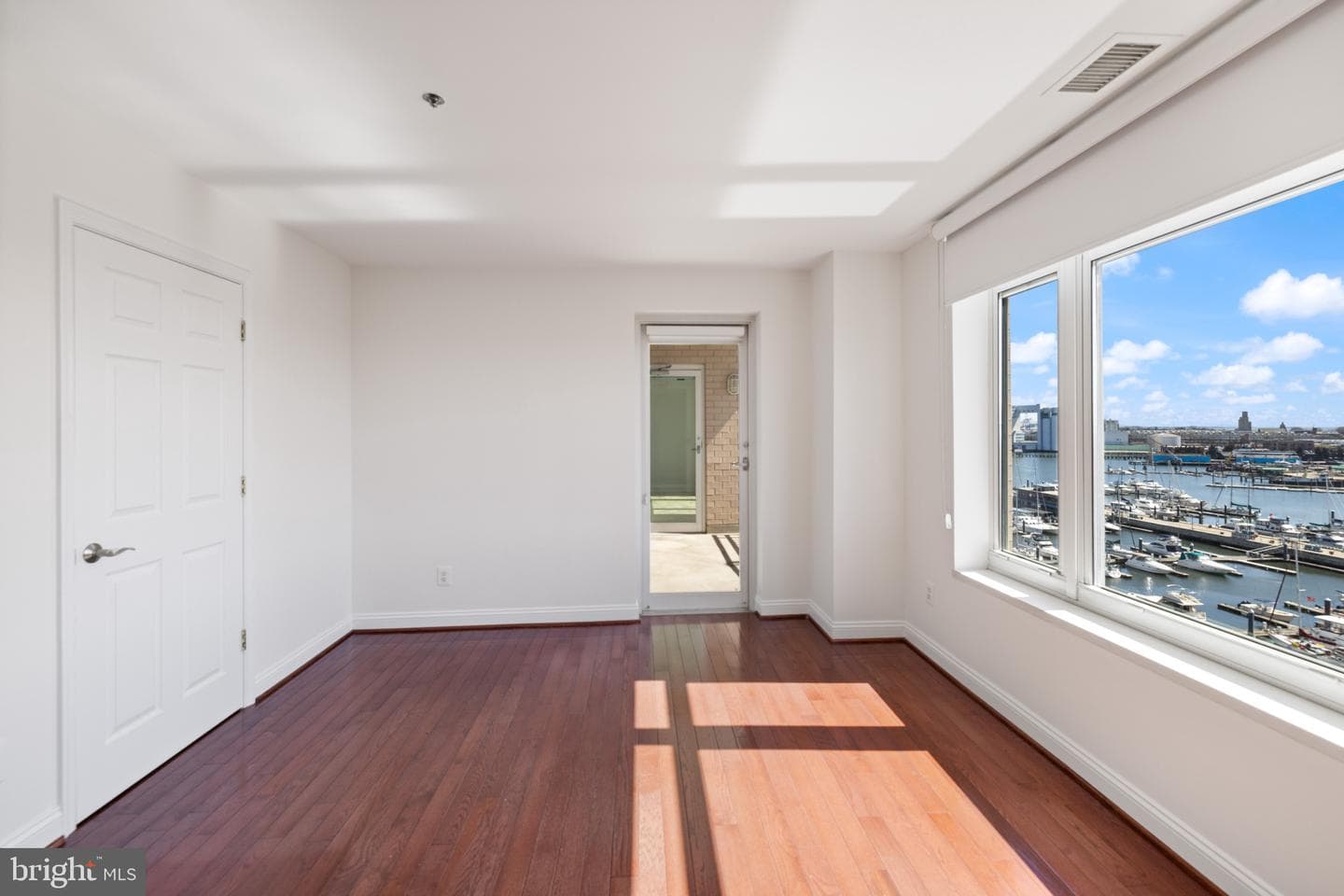 100 Harborview Drive #910 photo 19
